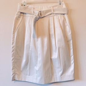 Banana Republic - cream, pleated, belted pencil skirt. Size: US 4